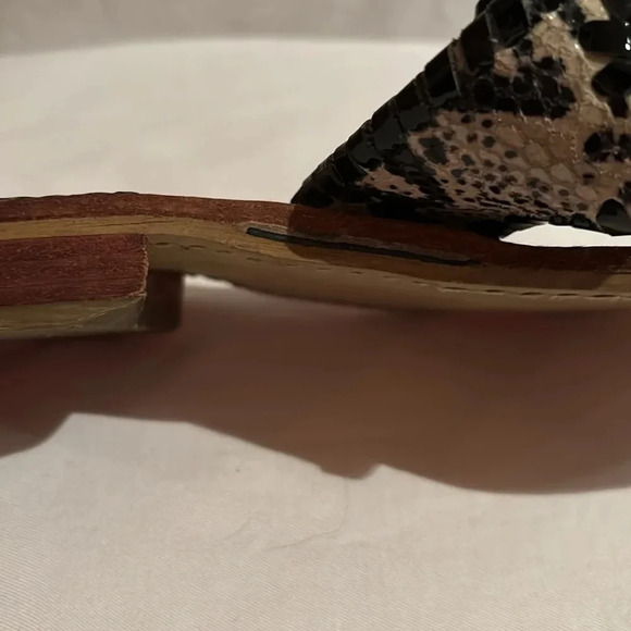 Jack Rogers Women's Snake Skin Tan Black Patent Sandals Flip Flops Size 8M - Picture 8 of 16